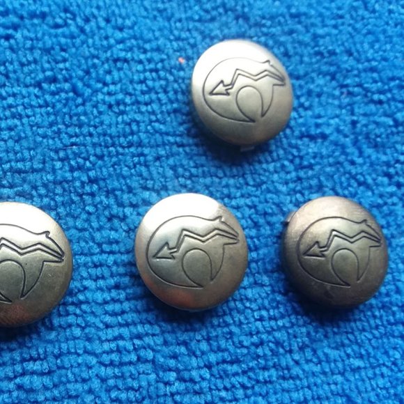 Lot of Navajo 2 Sterling Silver Earrings and 6 Button Covers Bear & Arrow - Picture 3 of 9